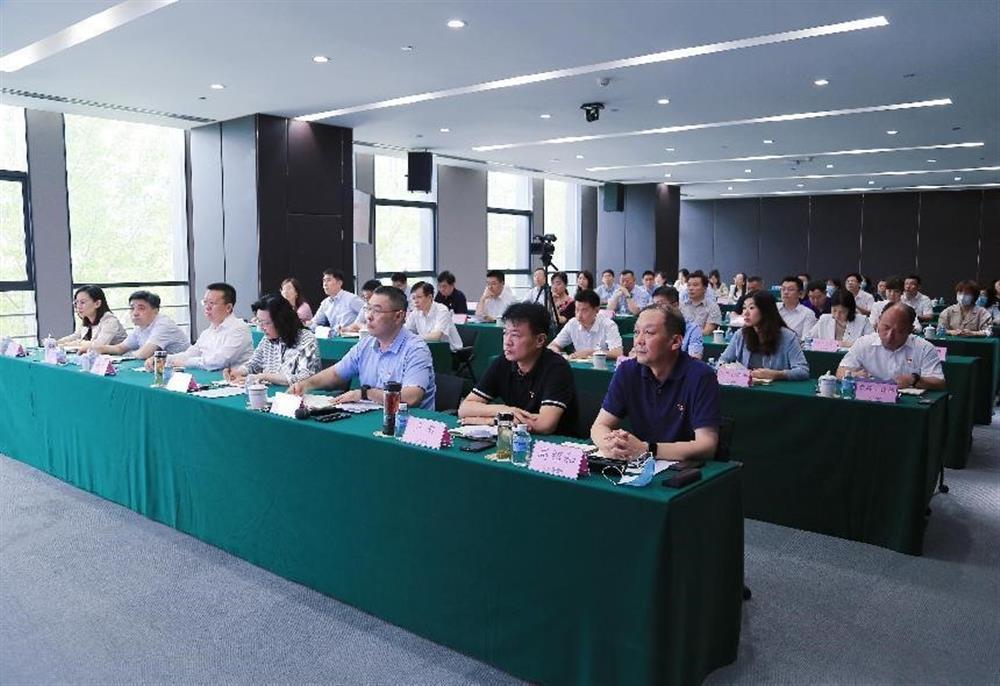 英国上市公司官网365组织开展党委理论学习中心组集中学习暨专题党课