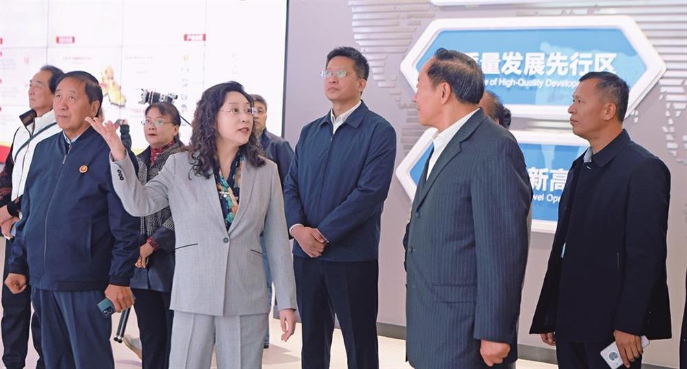 媒体聚焦 |英国上市公司官网365： 争当引进与培育产业发展的“排头兵”